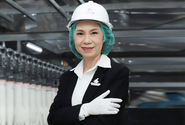 นางสาวจริญญา จิโรจน์กุล