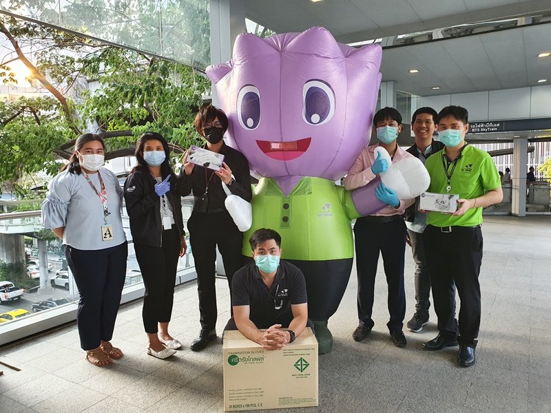 กลุ่มบริษัทศรีตรัง ส่งมอบความห่วงใย แจกถุงมือยางเพื่อปกป้องทุกสัมผัสให้ปลอดไวรัส COVID19