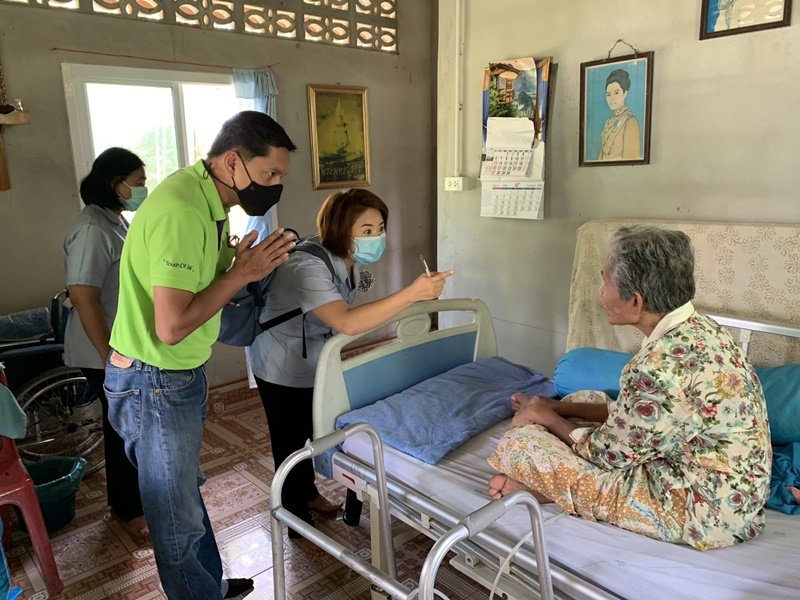 Sri Trang Gloves Organizes a Program “Caring for Chronic Patients”