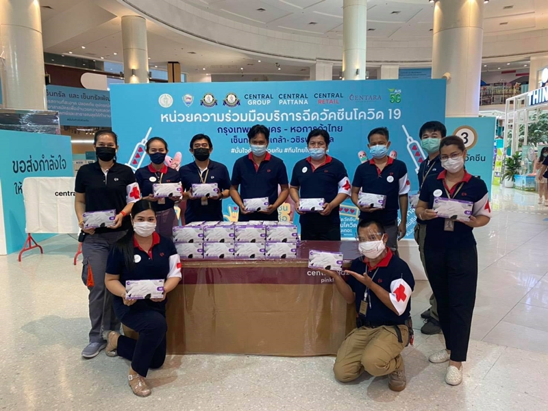 กลุ่มบริษัทศรีตรัง มอบถุงมือยางส่งมอบถุงมือยางให้หน่วยความร่วมมือบริการฉีควัคซีนโควิด-19