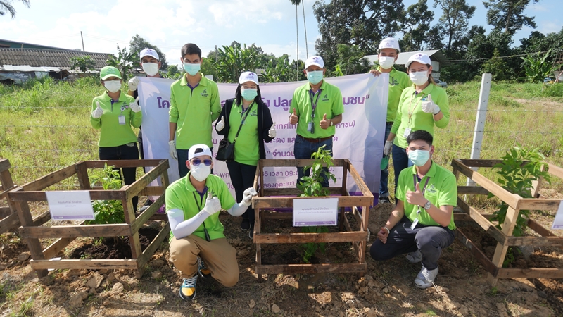Sri Trang Gloves increases green space for the community.