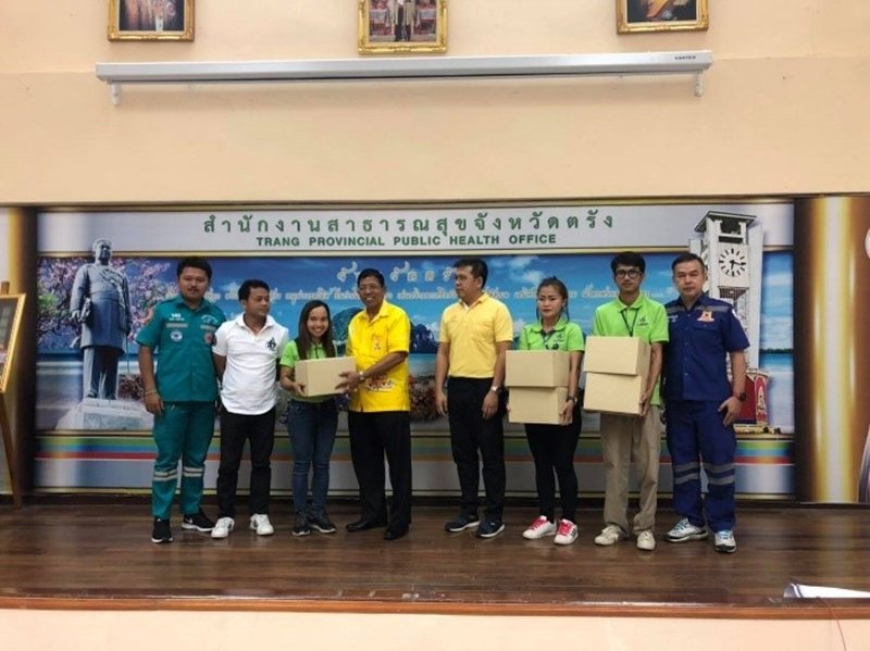 ศรีตรังโกลฟส์ มอบถุงมือยางเพื่อสนับสนุนการทำงานของเจ้าหน้าที่ ช่วงเทศกาลสงกรานต์ ปี 2562